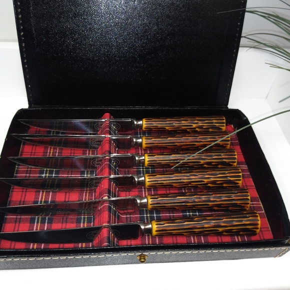 Vintage Sheffield England Crown Crest Steak Knives - Picture 2 of 6